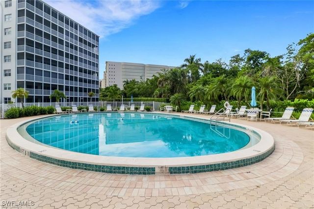 3 Bluebill AVE 512, Naples, FL 34108