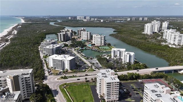 3 Bluebill AVE 512, Naples, FL 34108