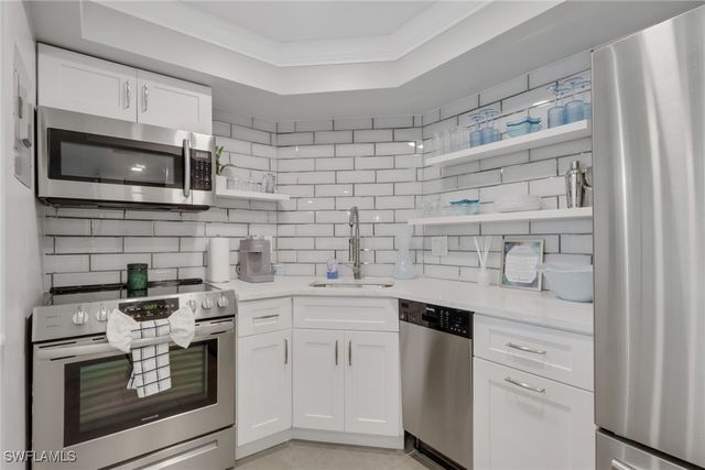 3 Bluebill AVE 512, Naples, FL 34108