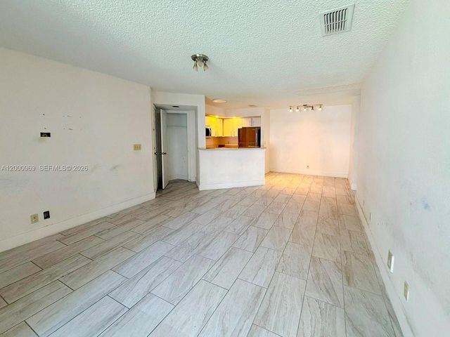 3440 N Pinewalk Drive N 518, Margate, FL 33063