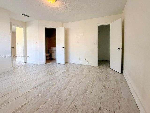 3440 N Pinewalk Drive N 518, Margate, FL 33063