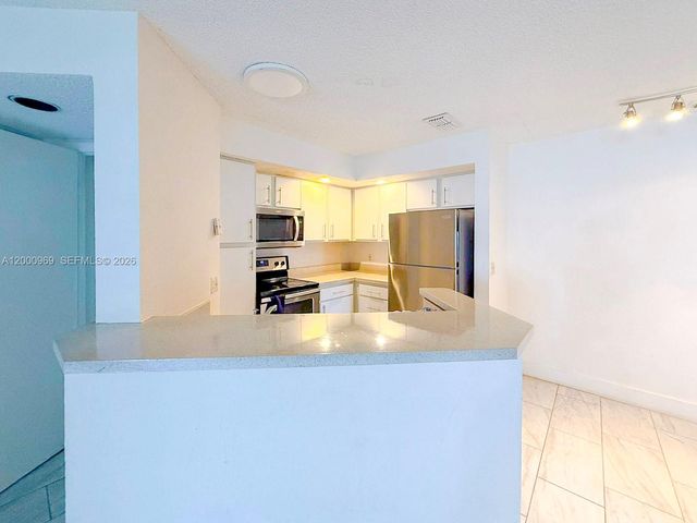 3440 N Pinewalk Drive N 518, Margate, FL 33063