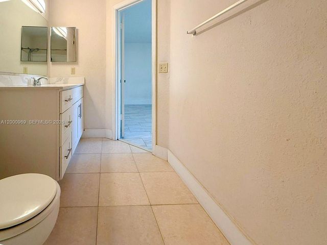 3440 N Pinewalk Drive N 518, Margate, FL 33063