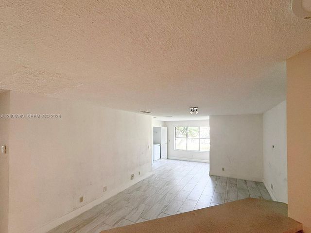 3440 N Pinewalk Drive N 518, Margate, FL 33063