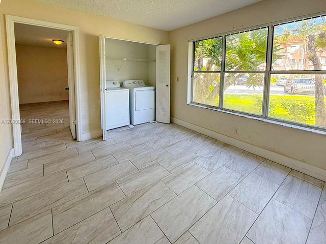 3440 N Pinewalk Drive N 518, Margate, FL 33063