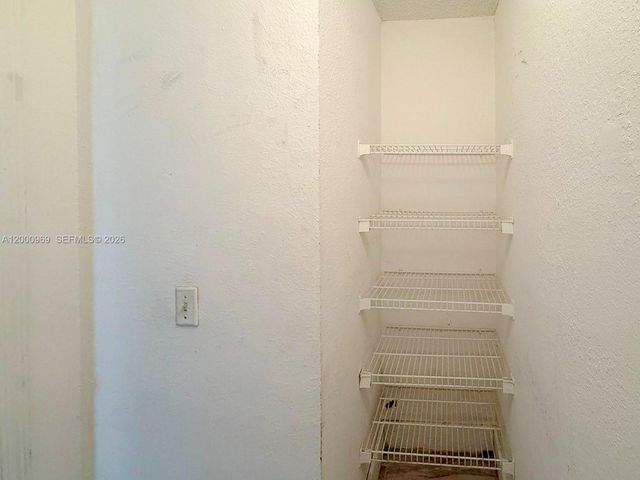 3440 N Pinewalk Drive N 518, Margate, FL 33063