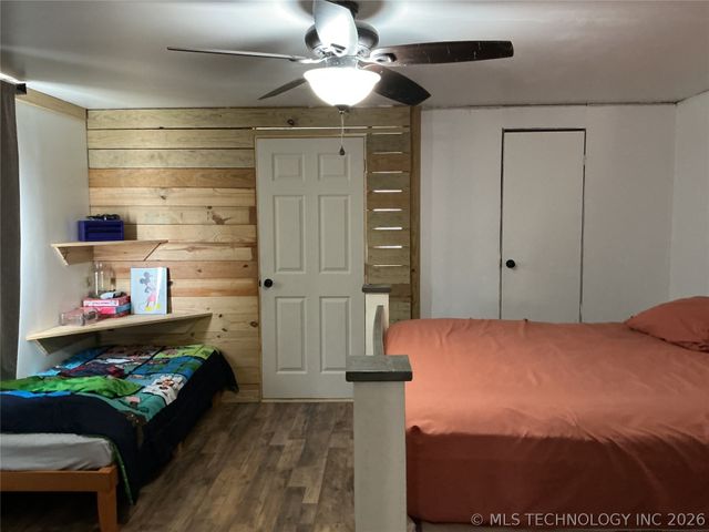 13445 New Lake Road, Henryetta, OK 74437