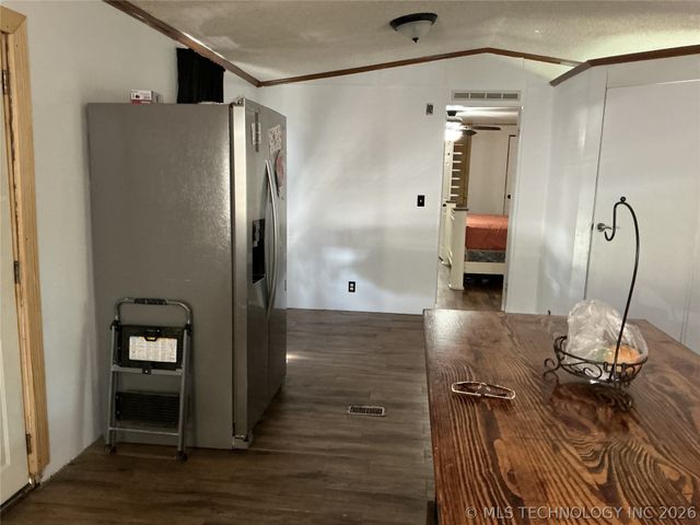 13445 New Lake Road, Henryetta, OK 74437