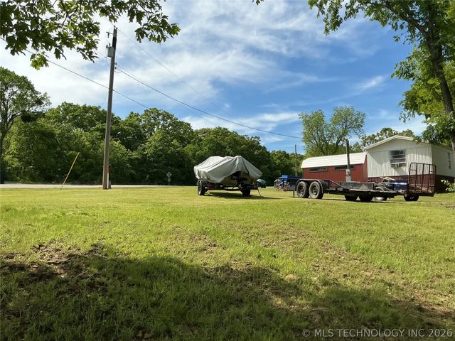13445 New Lake Road, Henryetta, OK 74437