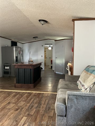 13445 New Lake Road, Henryetta, OK 74437