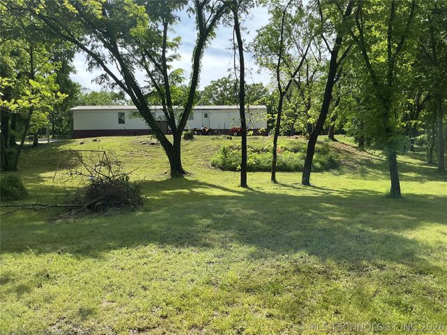 13445 New Lake Road, Henryetta, OK 74437