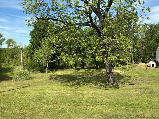 13445 New Lake Road, Henryetta, OK 74437