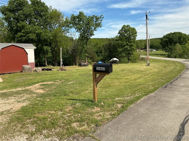 13445 New Lake Road, Henryetta, OK 74437