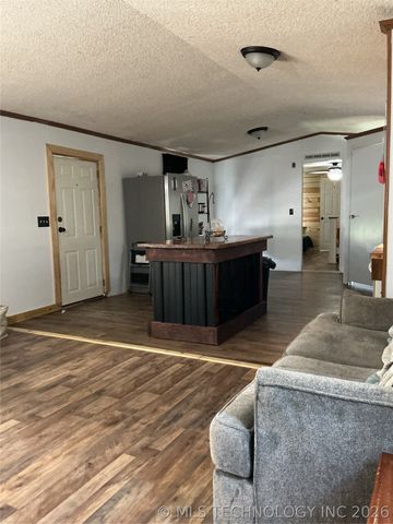 13445 New Lake Road, Henryetta, OK 74437