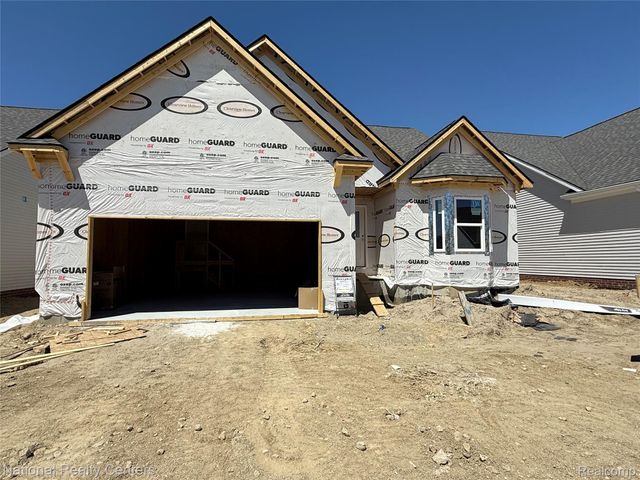 305 Devonshire Drive 8, Lapeer, MI 48446