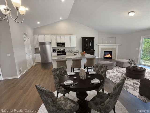 305 Devonshire Drive 8, Lapeer, MI 48446