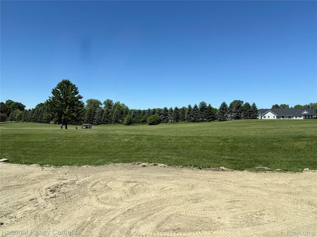 305 Devonshire Drive 8, Lapeer, MI 48446