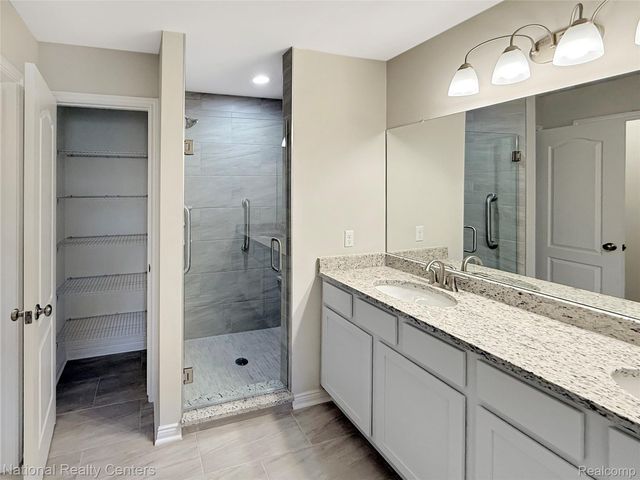 305 Devonshire Drive 8, Lapeer, MI 48446