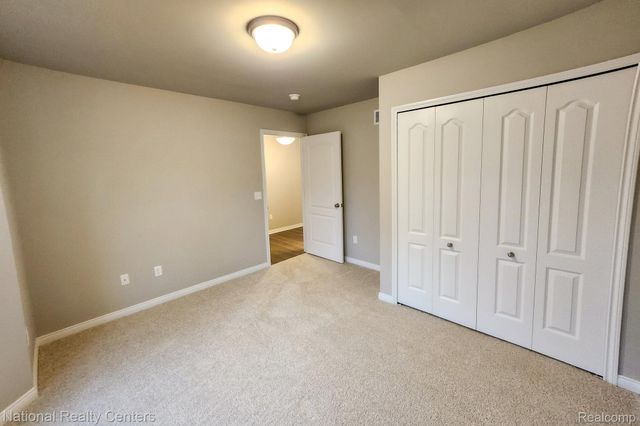 305 Devonshire Drive 8, Lapeer, MI 48446