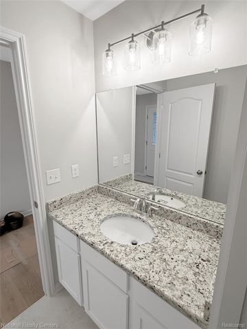 305 Devonshire Drive 8, Lapeer, MI 48446
