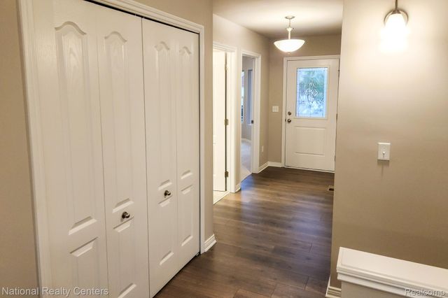 305 Devonshire Drive 8, Lapeer, MI 48446