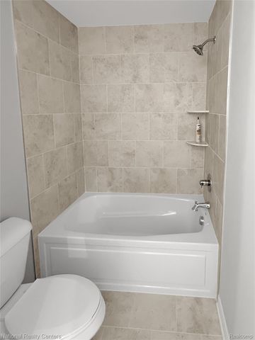 305 Devonshire Drive 8, Lapeer, MI 48446