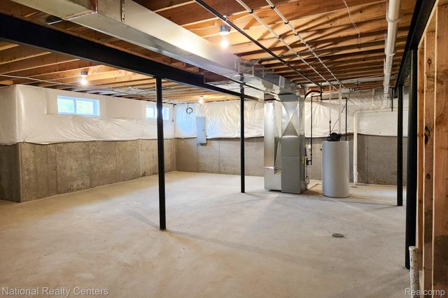 305 Devonshire Drive 8, Lapeer, MI 48446
