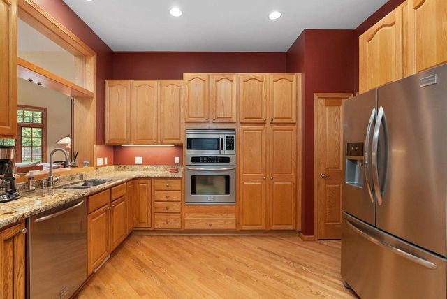 10 Vienna Circle, Madison, WI 53718