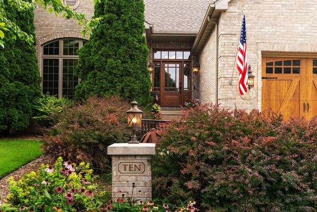 10 Vienna Circle, Madison, WI 53718
