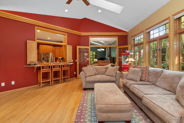 10 Vienna Circle, Madison, WI 53718