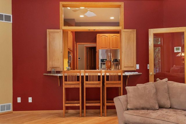 10 Vienna Circle, Madison, WI 53718