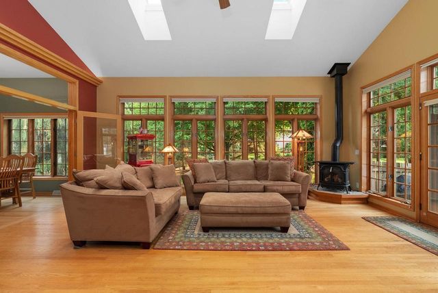 10 Vienna Circle, Madison, WI 53718