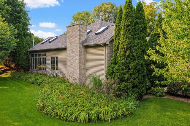 10 Vienna Circle, Madison, WI 53718