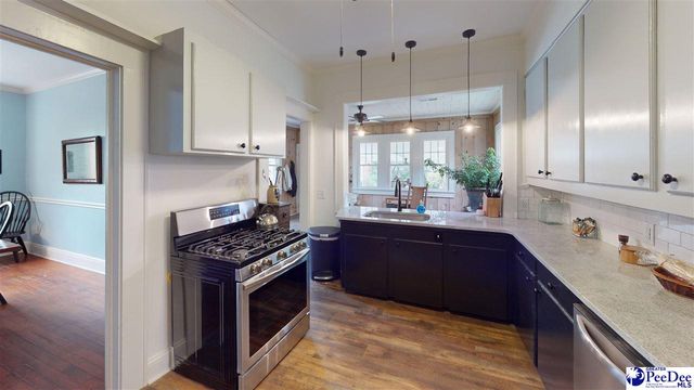 725 W Home, Hartsville, SC 29550