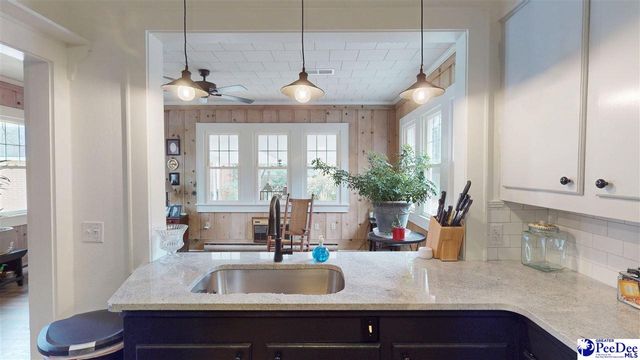 725 W Home, Hartsville, SC 29550