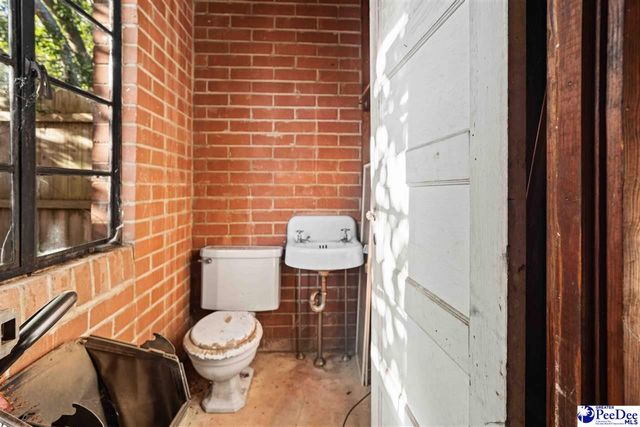 725 W Home, Hartsville, SC 29550