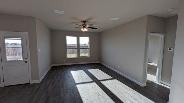 1233 BELTWAY Lane, Granbury, TX 76048