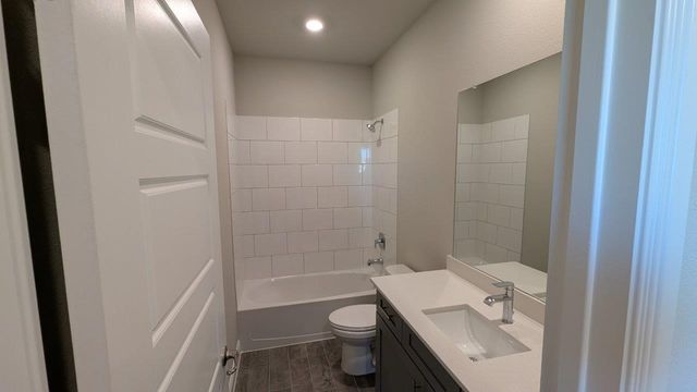 1233 BELTWAY Lane, Granbury, TX 76048