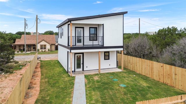 2222 Cedarwood Trail, Granbury, TX 76048