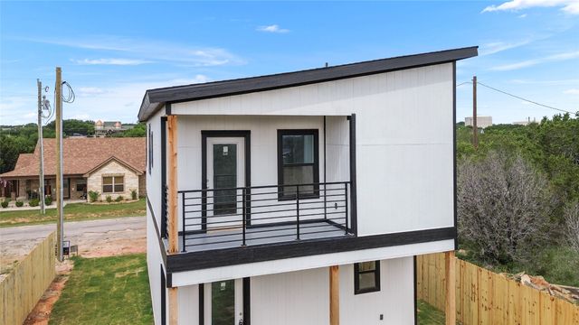 2222 Cedarwood Trail, Granbury, TX 76048