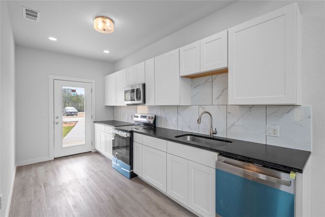 2222 Cedarwood Trail, Granbury, TX 76048