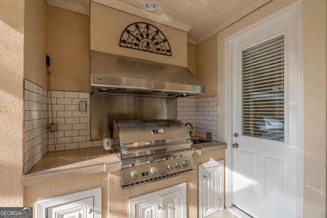 371 Oak Grove Island Drive, Brunswick, GA 31523