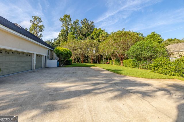 371 Oak Grove Island Drive, Brunswick, GA 31523