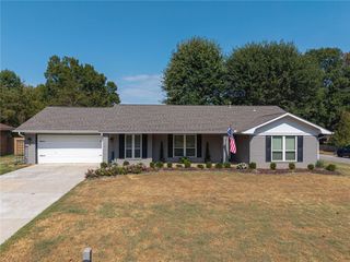 10713 Edgewater Road, Fort Smith, AR 72903