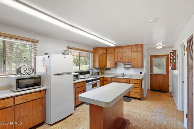 6860 BUCKHORN Road, Happy Jack, AZ 86024