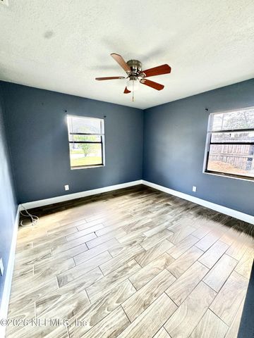 5415 LORI Drive S, Jacksonville, FL 32207