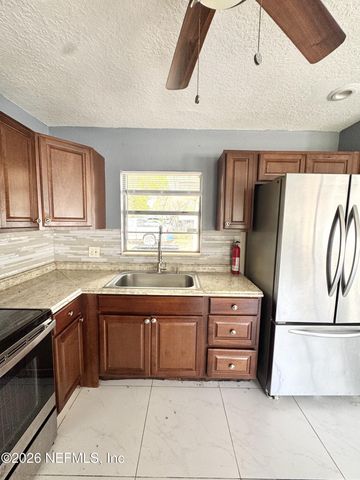 5415 LORI Drive S, Jacksonville, FL 32207