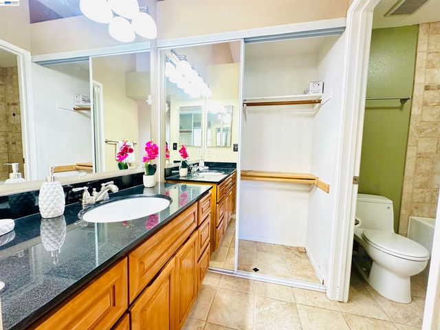 161 Seaway Ct, Hercules, CA 94547