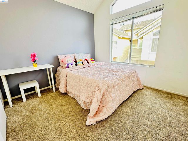 161 Seaway Ct, Hercules, CA 94547