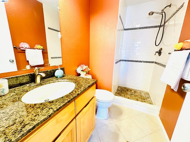 161 Seaway Ct, Hercules, CA 94547